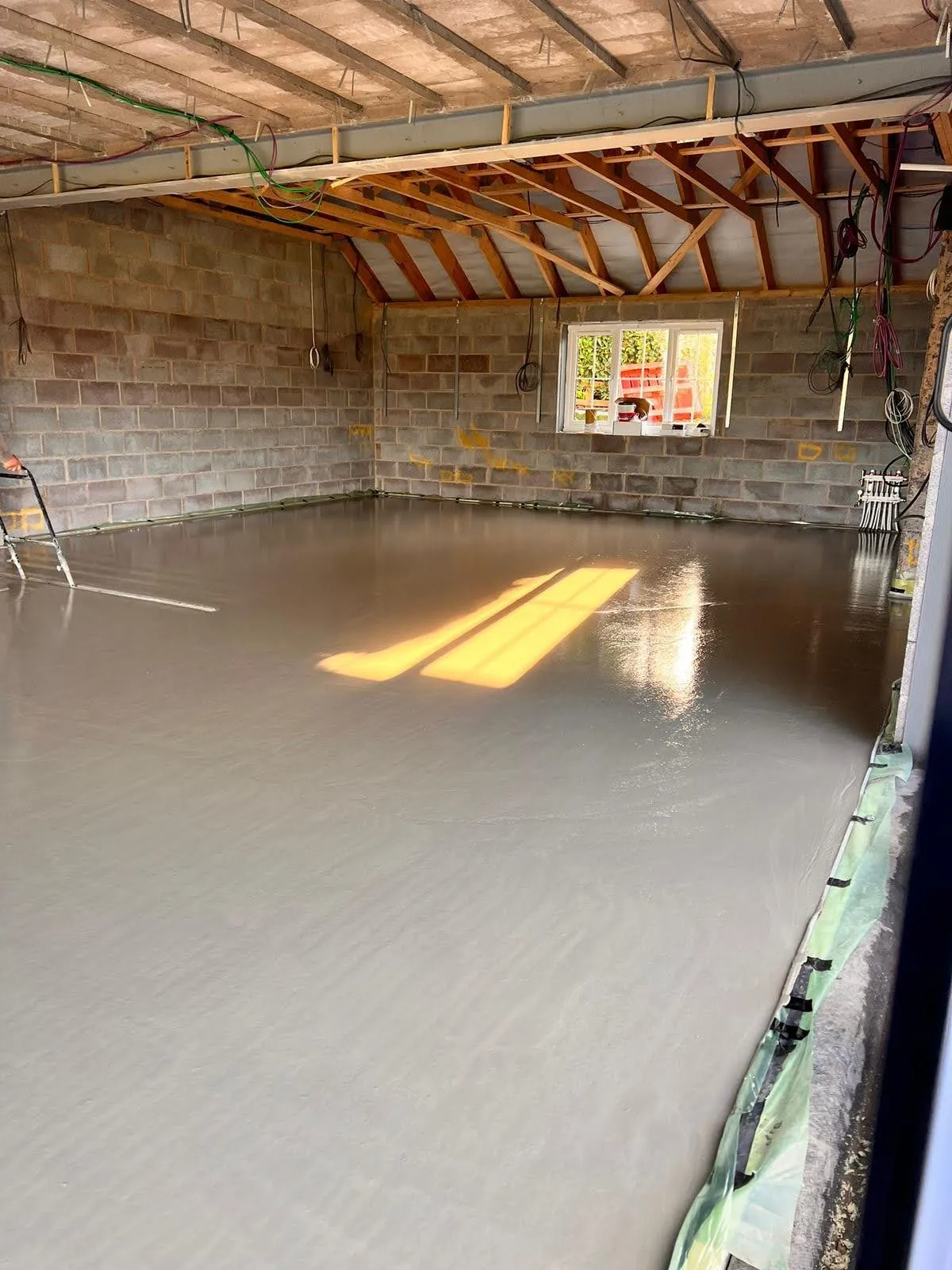 Poured & screeded floor
